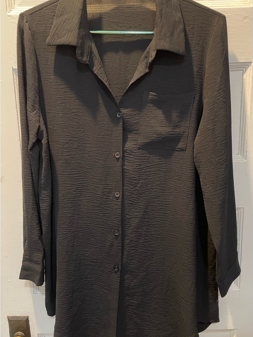 Women’s Black Long-Sleeve Button-Up Tunic Length Blouse, Medium